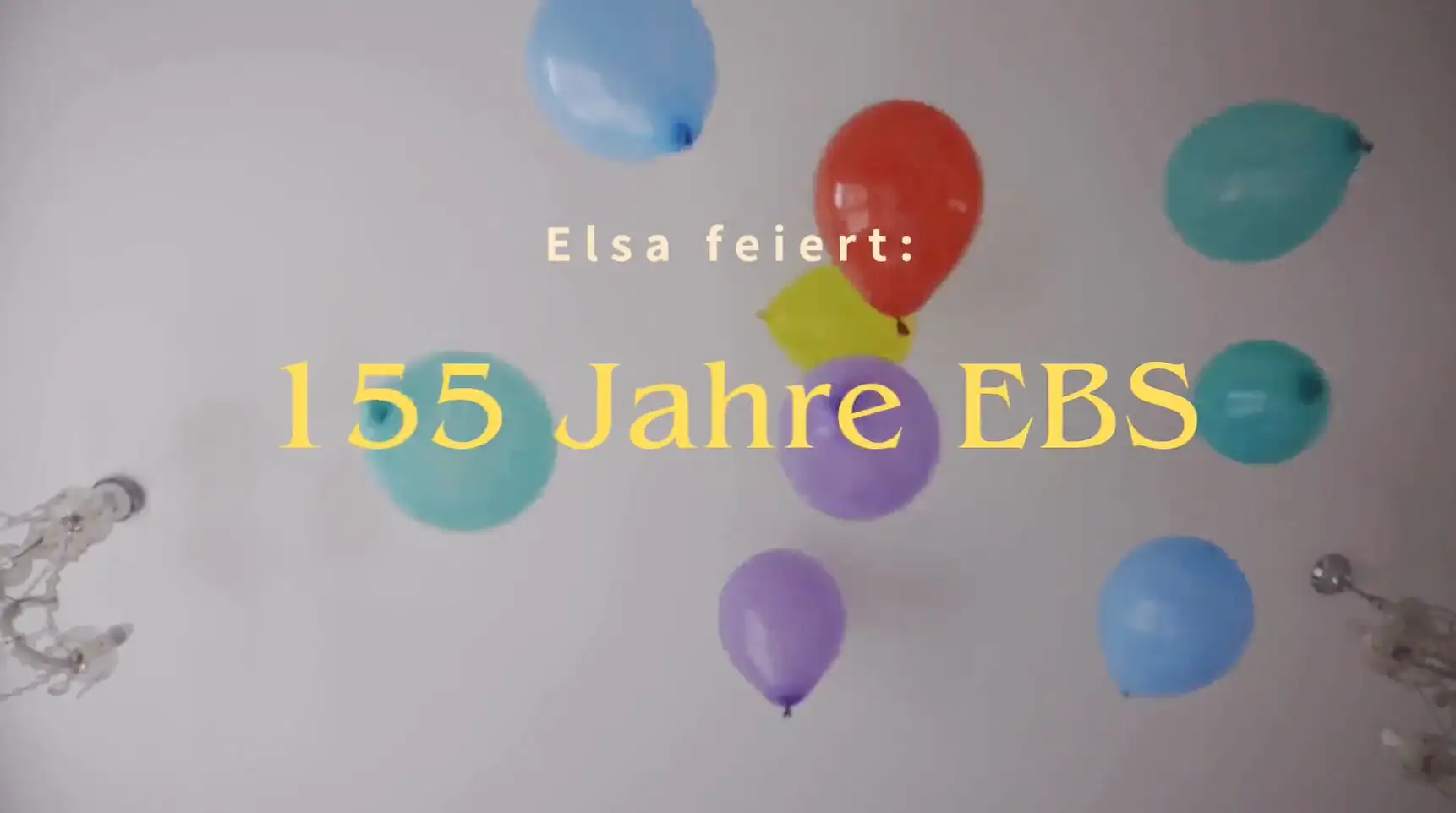 Das Kollegium gratuliert mit einem musikalischen Beitrag, der schulische Schwerpunkte aufgreift