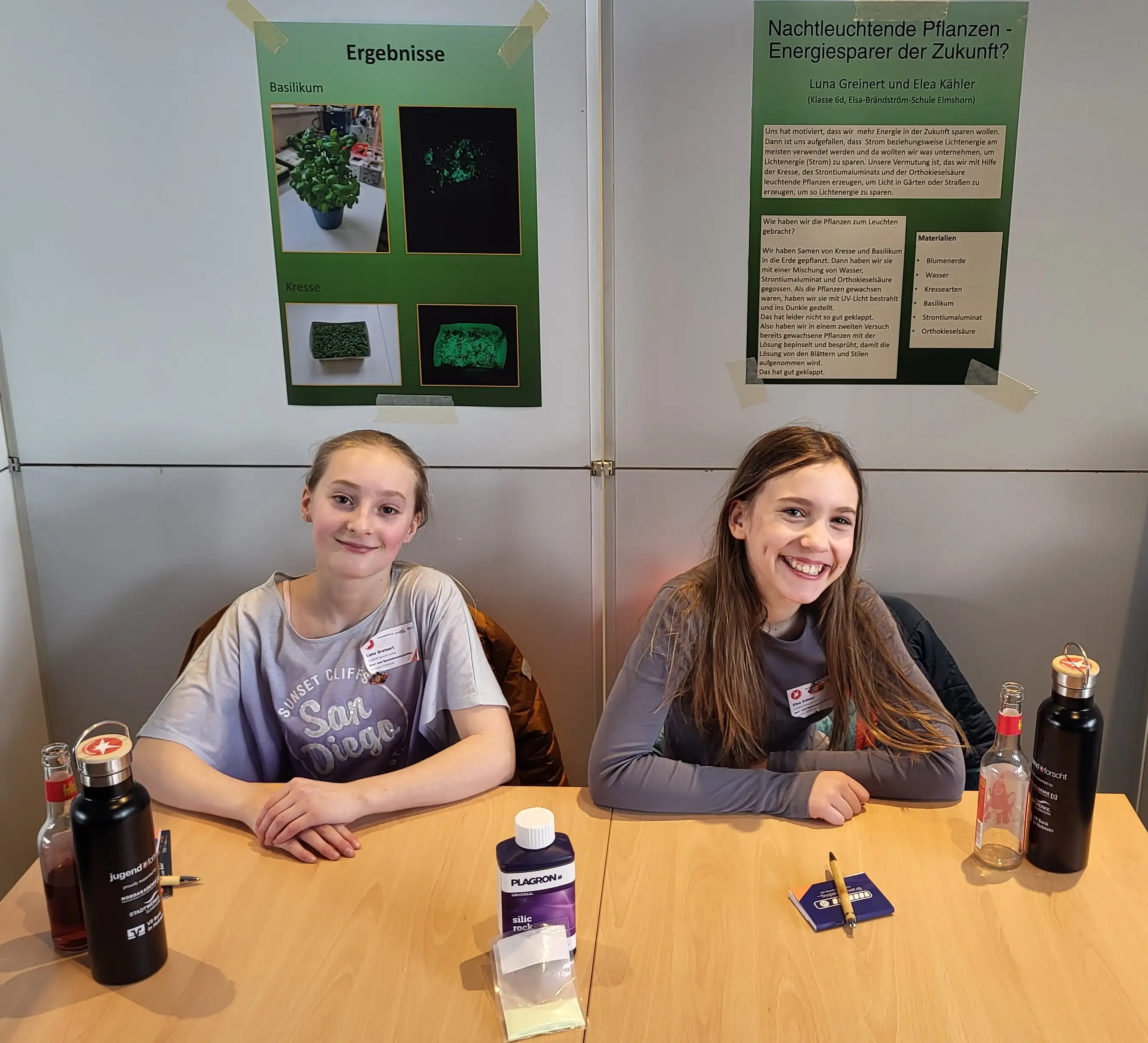 Luna und Elea haben zu nachtleuchtenden Pflanzen geforscht